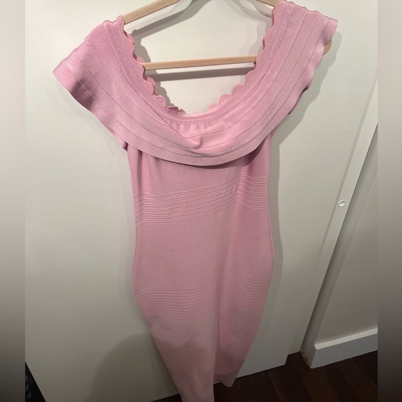 House of CB AMADEA Lilac Fluted Off Shoulder Midi Bandage Dress Large - Picture 2 of 6